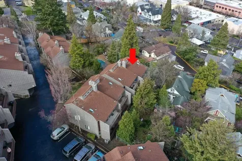 339 Ravenwood Place Ashland OR 97520