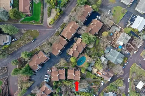 339 Ravenwood Place Ashland OR 97520