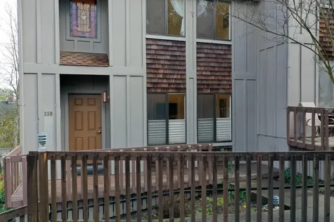 339 Ravenwood Place Ashland OR 97520