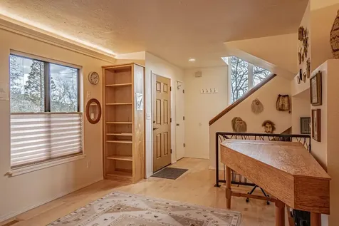 339 Ravenwood Place Ashland OR 97520