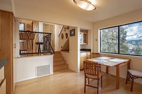 339 Ravenwood Place Ashland OR 97520