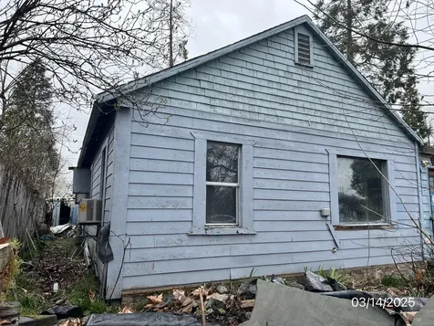 416 SW I Street Grants Pass OR 97526