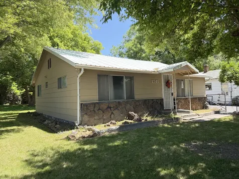 1741 Hope Street Klamath Falls OR 97603