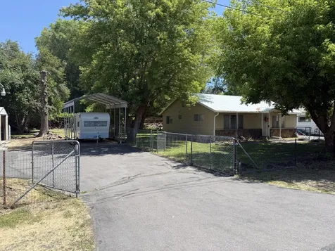 1741 Hope Street Klamath Falls OR 97603