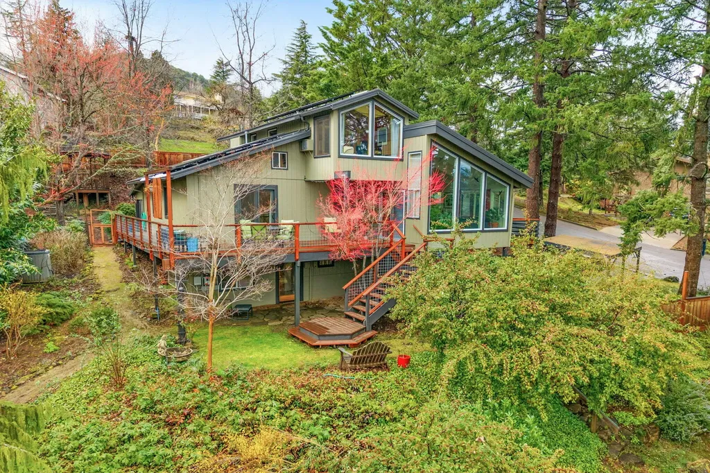 1206 Linda Avenue Ashland OR 97520