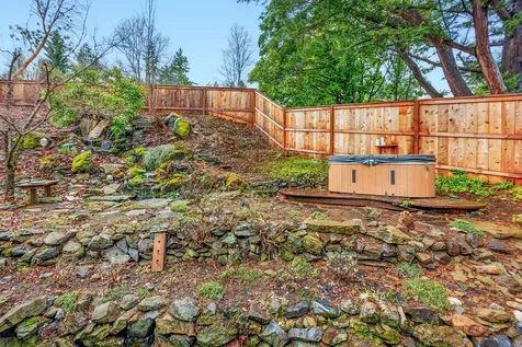 1206 Linda Avenue Ashland OR 97520