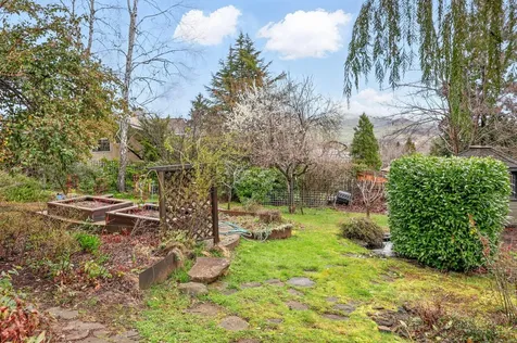 1206 Linda Avenue Ashland OR 97520
