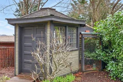 1206 Linda Avenue Ashland OR 97520