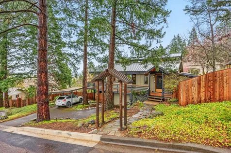 1206 Linda Avenue Ashland OR 97520