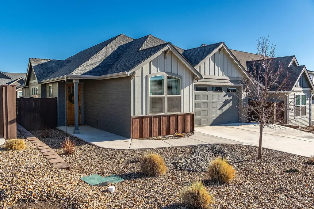 4142 SW 43rd Street Redmond OR 97756