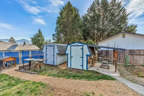 1679 Virginia Lane Grants Pass OR 97527