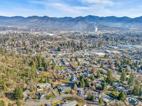 1679 Virginia Lane Grants Pass OR 97527
