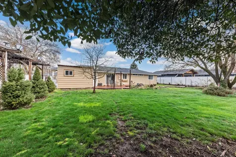 2760 Terrmont Street White City OR 97503