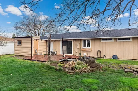 2760 Terrmont Street White City OR 97503