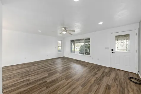 2760 Terrmont Street White City OR 97503