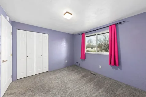 2760 Terrmont Street White City OR 97503
