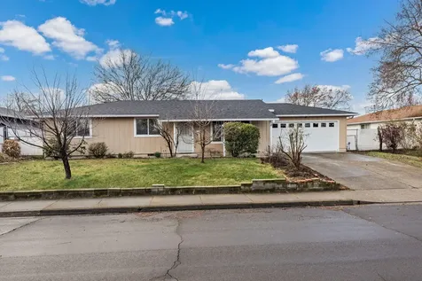 2760 Terrmont Street White City OR 97503