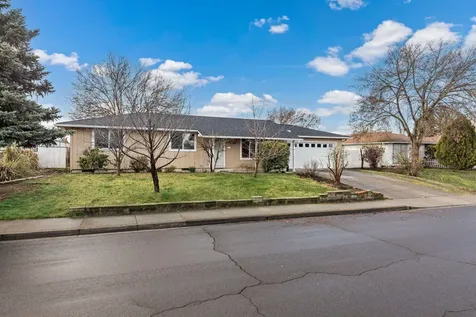 2760 Terrmont Street White City OR 97503