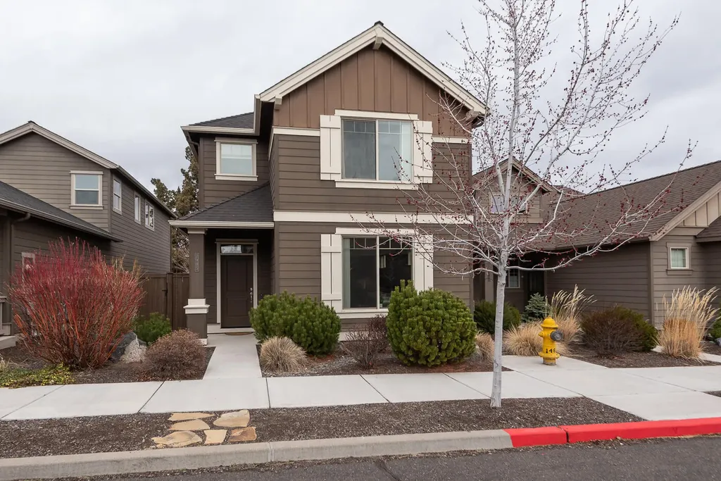 2905 SW Yew Park Lane Redmond OR 97756