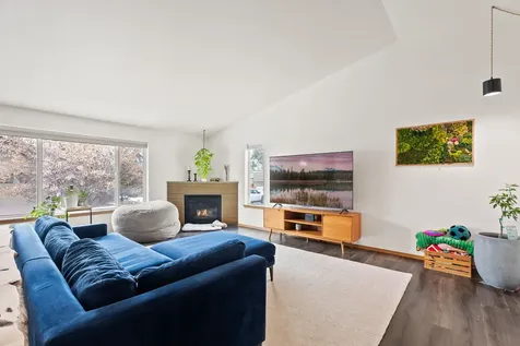 1040 SW Silver Lake Boulevard Bend OR 97702