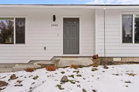 1040 SW Silver Lake Boulevard Bend OR 97702