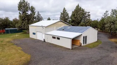 6174 S Highway 97 Redmond OR 97756