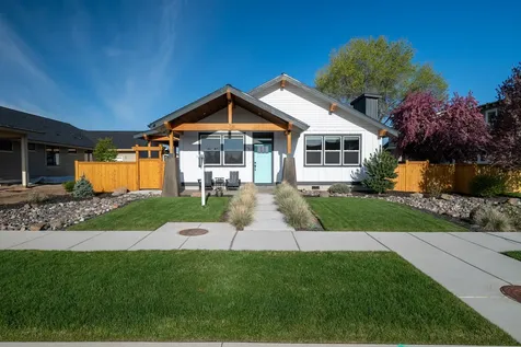 783 NW 13th Street Redmond OR 97756