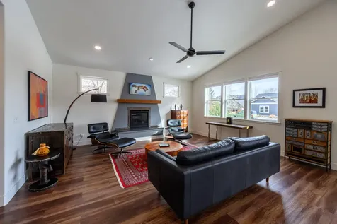 783 NW 13th Street Redmond OR 97756