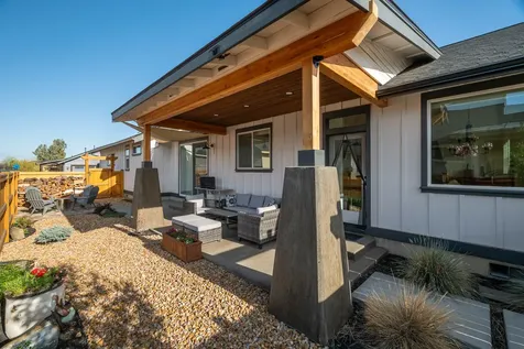 783 NW 13th Street Redmond OR 97756