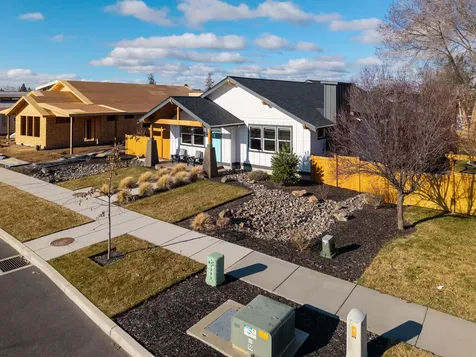 783 NW 13th Street Redmond OR 97756