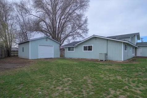 1043 NW Golf Course Drive Madras OR 97741