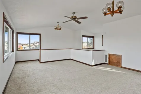 1043 NW Golf Course Drive Madras OR 97741