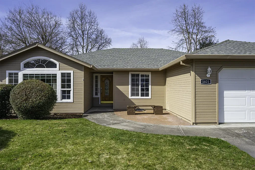 1821 Cascadia Circle Medford OR 97504
