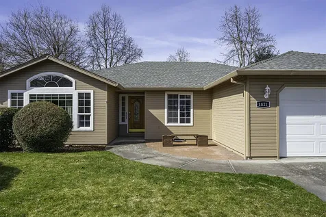 1821 Cascadia Circle Medford OR 97504