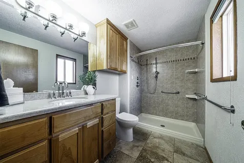 1821 Cascadia Circle Medford OR 97504