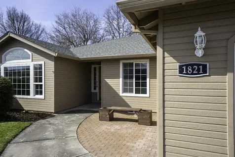 1821 Cascadia Circle Medford OR 97504