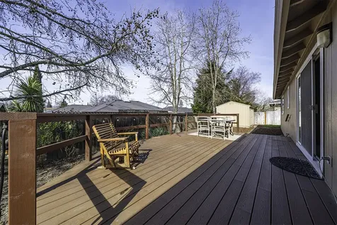 1821 Cascadia Circle Medford OR 97504