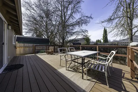 1821 Cascadia Circle Medford OR 97504