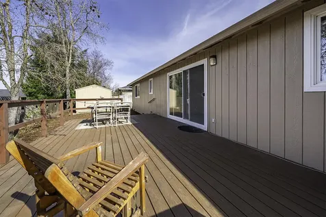 1821 Cascadia Circle Medford OR 97504