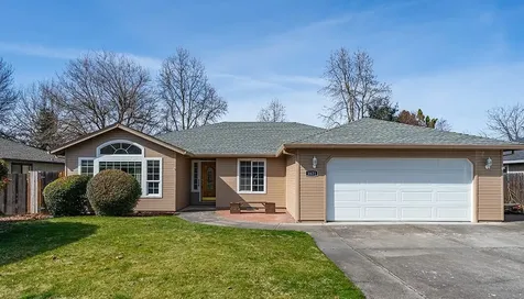 1821 Cascadia Circle Medford OR 97504
