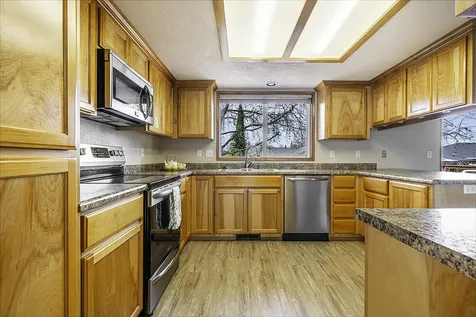 1821 Cascadia Circle Medford OR 97504