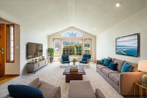 1821 Cascadia Circle Medford OR 97504