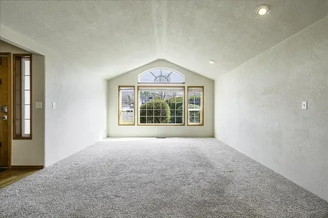 1821 Cascadia Circle Medford OR 97504