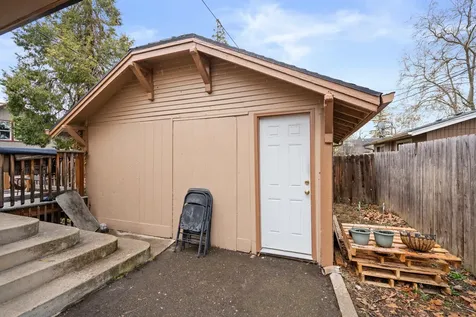 26 Kenwood Avenue Medford OR 97501