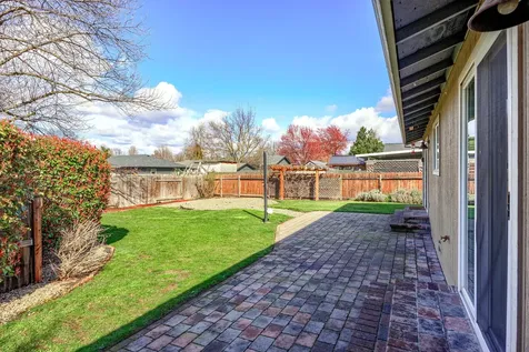 905 Juanita Way Central Point OR 97502