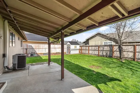1045 Angler Lane Grants Pass OR 97527