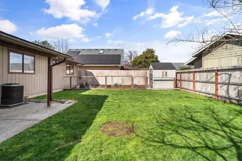 1045 Angler Lane Grants Pass OR 97527