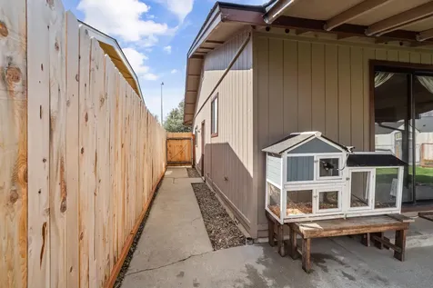1045 Angler Lane Grants Pass OR 97527