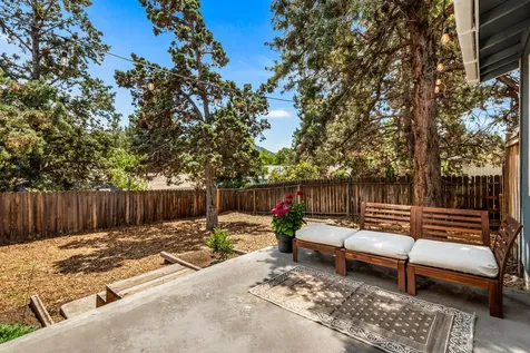 2131 NE Wells Acres Road Bend OR 97701