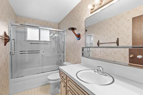 2120 Perri Place Medford OR 97504